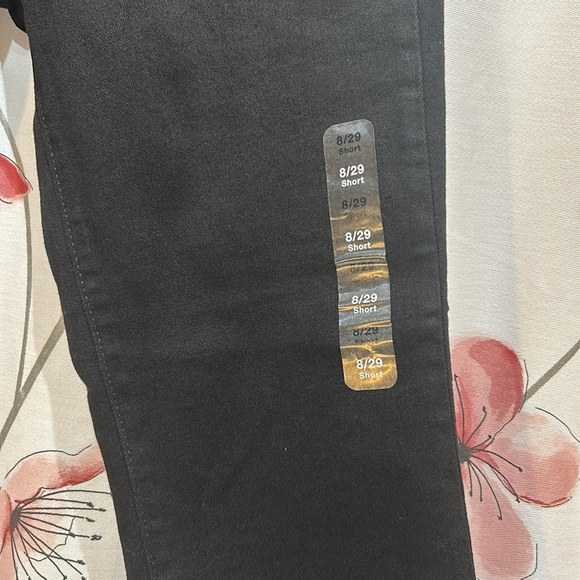 NWT GAP • Women’s Jeans • Black • Size 8/29 Short - Picture 3 of 6